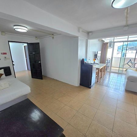 Patong Happy 99 Guest House מראה חיצוני תמונה