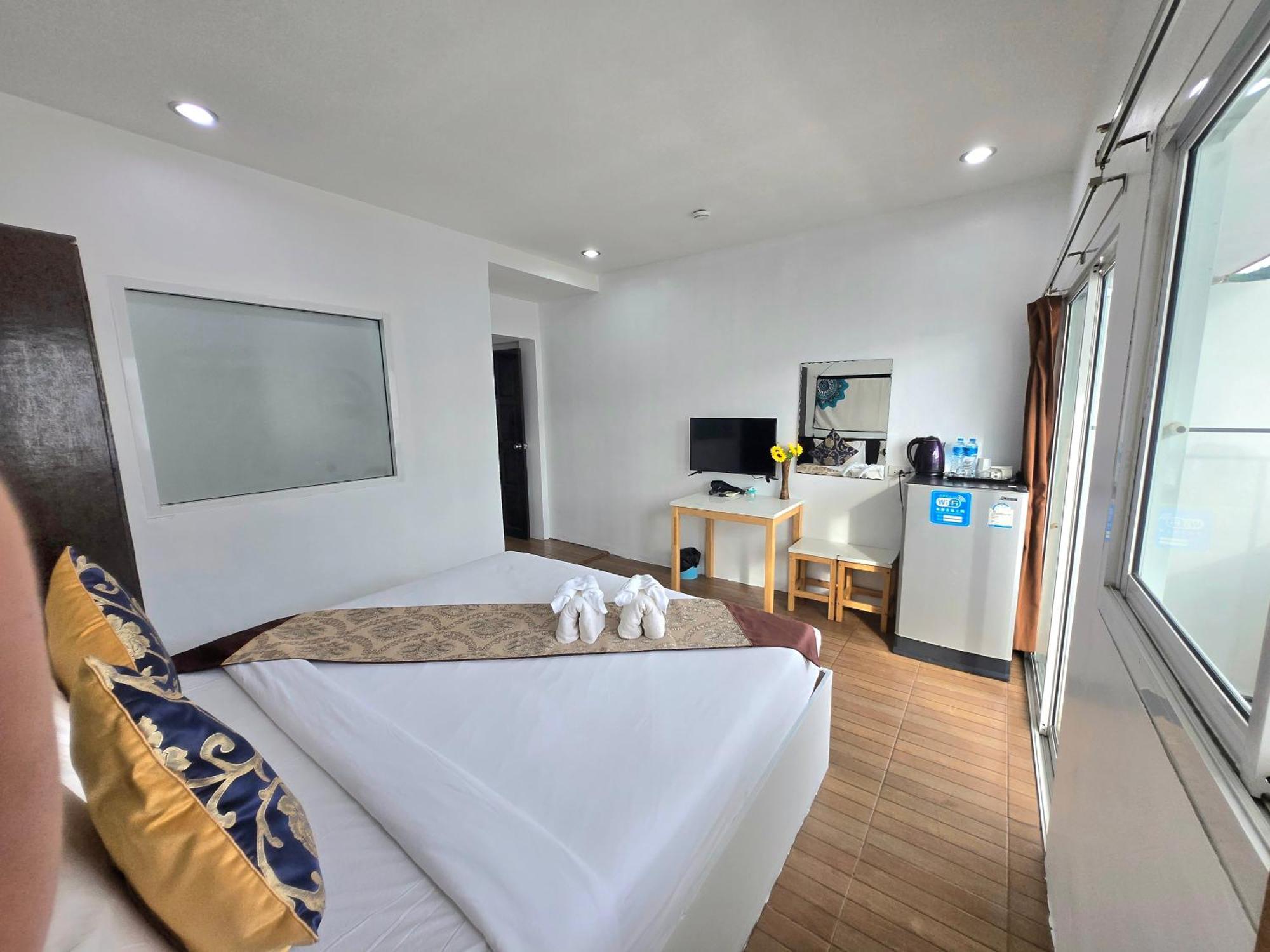 Patong Happy 99 Guest House מראה חיצוני תמונה